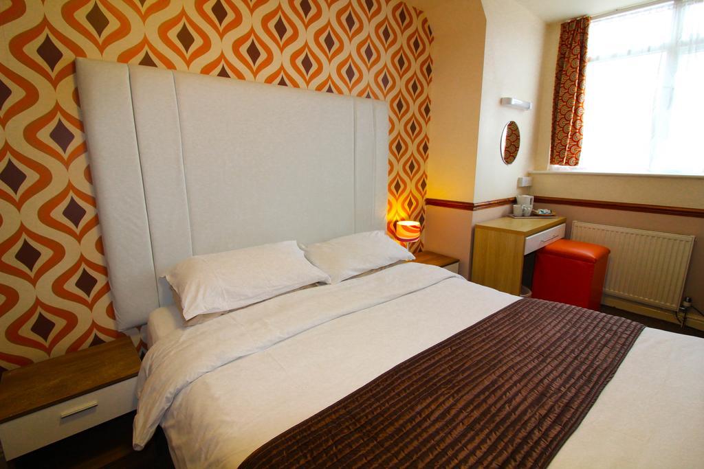 The Scarborough Travel And Holiday Lodge Esterno foto